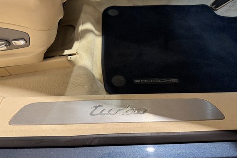 Porsche Panamera TURBO PDK 26