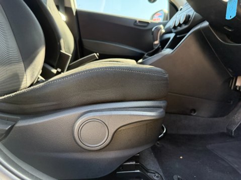Hyundai i10 SE AUTOMATIC 14