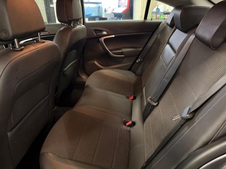 Vauxhall Insignia 2.0 CDTi SE Euro 5 5dr 15