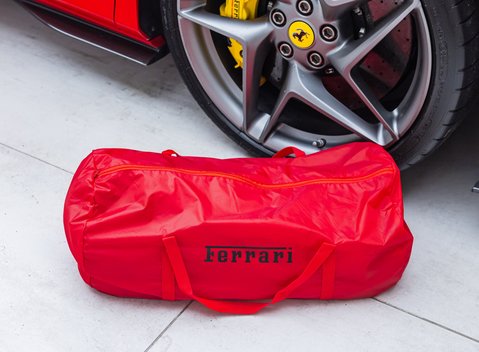 Ferrari F8 Spider 56