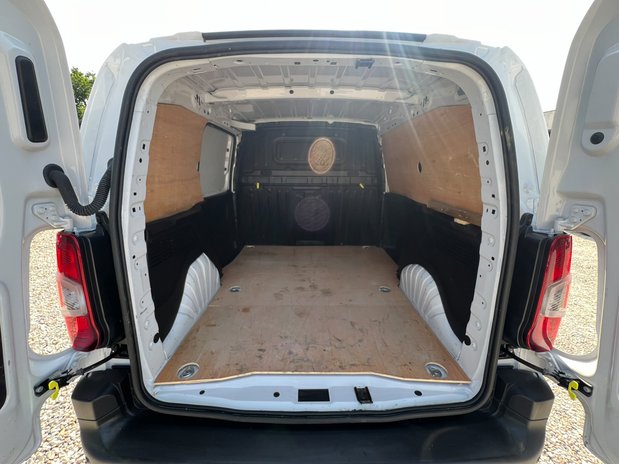 Vauxhall Combo SWB L1H1 Low Roof Category S Prime Air Con Sensors EURO 6 NO VAT 10