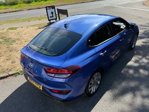 Hyundai i30 T-GDI FASTBACK SE NAV 25