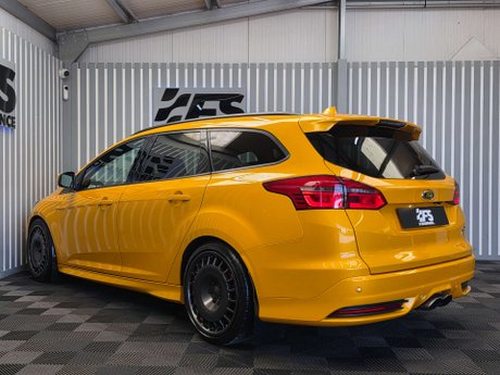 Ford Focus 2.0T EcoBoost ST-3 Estate 5dr Petrol Manual Euro 6 (s/s) (250 ps) 4