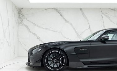 Mercedes-Benz Amg GT Black Series 30