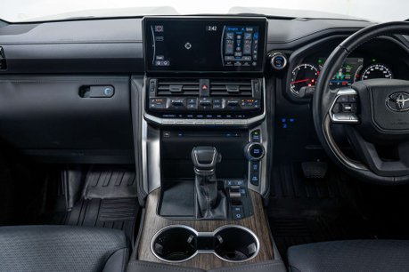 Toyota Land Cruiser ZX300 3.5 Automatic Petrol 27