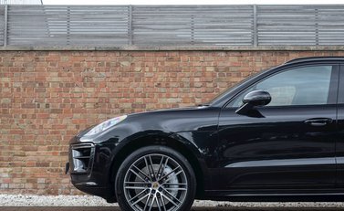 Porsche Macan Turbo 27