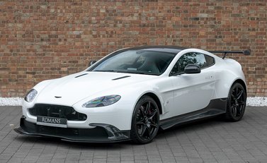 Aston Martin Vantage GT8 4