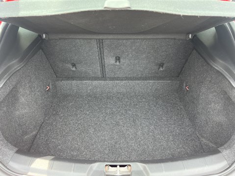 Volvo V40 1.5 T3 GPF Inscription Hatchback 5dr Petrol Auto Euro 6 (s/s) (152 ps) 14