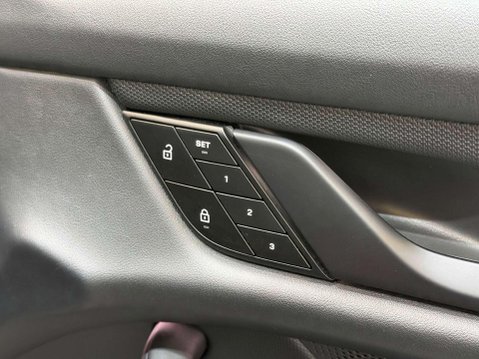 Porsche Taycan Performance 79.2kWh Saloon 4dr Electric Auto RWD (408 ps) 47