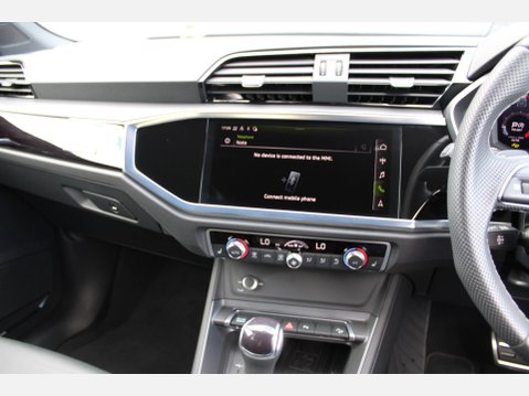 Audi Q3 TFSI S LINE BLACK EDITION 22