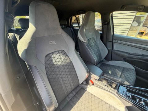 Volkswagen Golf R-LINE ETSI DSG 31