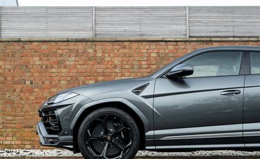 Lamborghini Urus 25