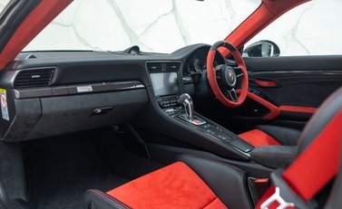 Porsche 911 (991) GT2 RS Weissach 17