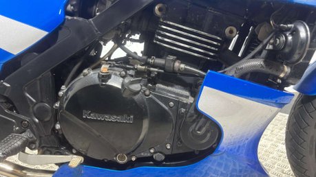 Kawasaki GPZ 2000 ONLY 20K CLEAN PROJECT BIKE SPARES OR REPAIR 500CC 8