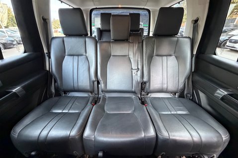 Land Rover Discovery SDV6 SE TECH - 11 SERVICES RECORDED INC CAMBELT CHANGE 23
