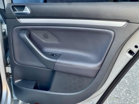 Volkswagen Golf 3.2 V6 R32 DSG 4Motion 5dr 54