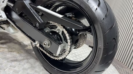 Suzuki GSR750 2013 ONLY 9K STUNNING EXAMPLE LONG MOT NAKED 750CC 33