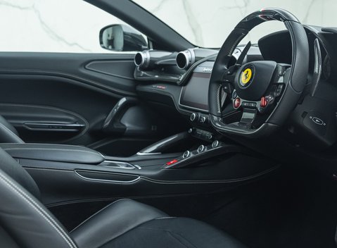 Ferrari GTC4 Lusso T 13