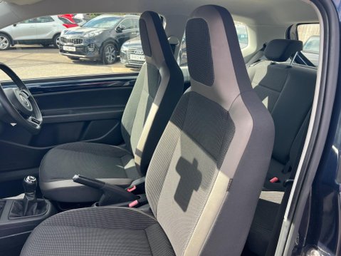 Volkswagen Up 1.0 High up! Euro 5 3dr 23