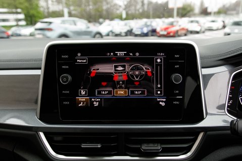 Volkswagen T-Roc STYLE TSI DSG 19