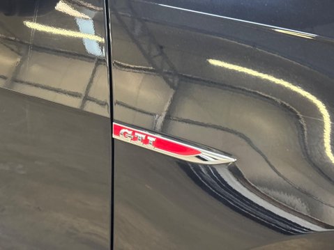 Volkswagen Golf 2.0 TSI GTI Performance DSG Euro 6 (s/s) 5dr 57
