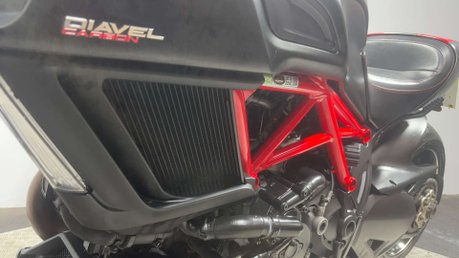 Ducati Diavel 1198 CARBON EDITION 24K 1 OWNER JUST SERVICED MOT APRIL 2027 23