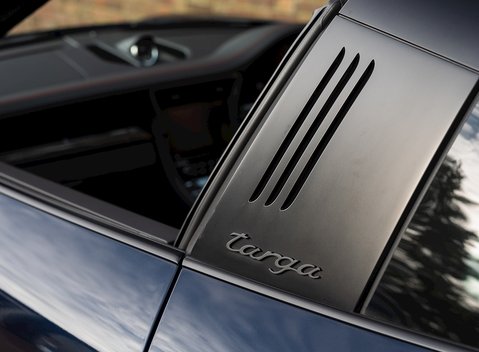 Porsche 911 Targa 4 GTS (991.2) 26