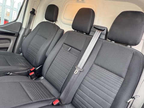 Ford Transit Custom 2.0 300 EcoBlue Limited Panel Van 5dr Diesel Manual L2 H1 Euro 6 (s/s) (130 33