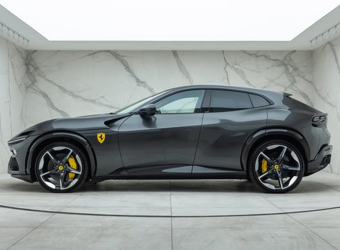 Ferrari Purosangue 5