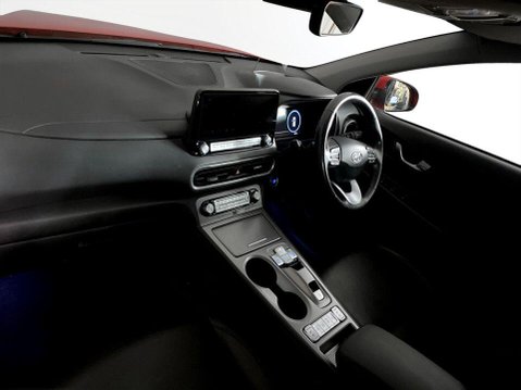Hyundai KONA 64kWh Ultimate SUV 5dr Electric Auto (10.5kW Charger) (204 ps) Air Con - B 14