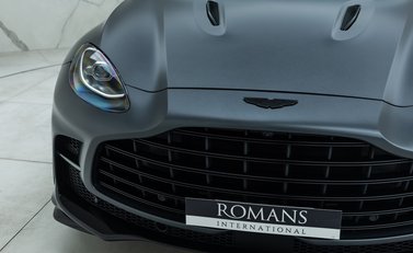 Aston Martin DBX 707 30