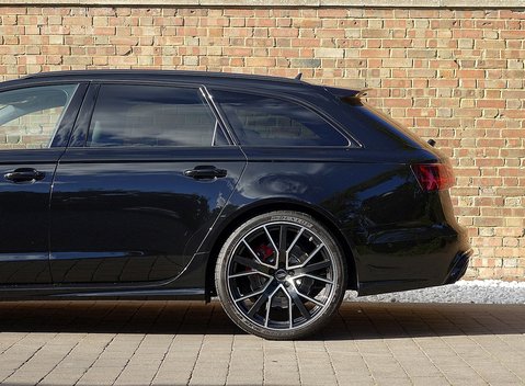 Audi RS6 Avant Performance 8