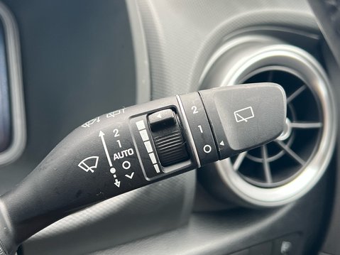 Hyundai KONA PREMIUM 34