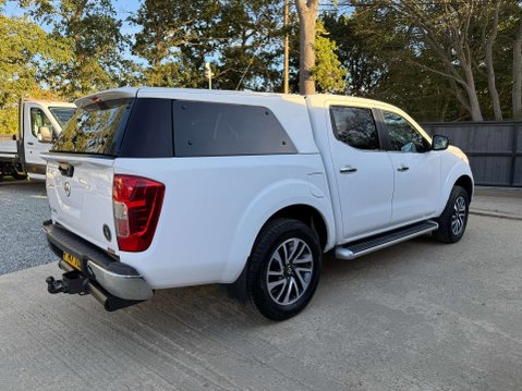 Nissan Navara 2.3 Navara N-Connecta dCi 4WD 5dr 38