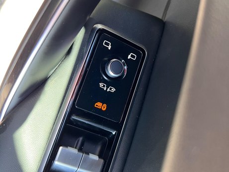 Jaguar F-Pace 2.0 D200 MHEV R-Dynamic HSE Black Auto AWD Euro 6 (s/s) 5dr 46