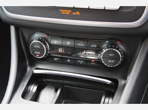 Mercedes-Benz GLA GLA 180 AMG LINE EDITION 23
