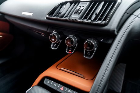 Audi R8 V10 PERFORMANCE EDITION. RWD. SONOMA GREEN. CARBON EXT. FULL PPF. B&O. 18