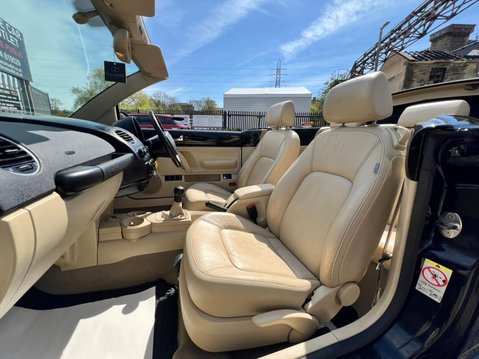 Volkswagen Beetle LUNA 16V 49