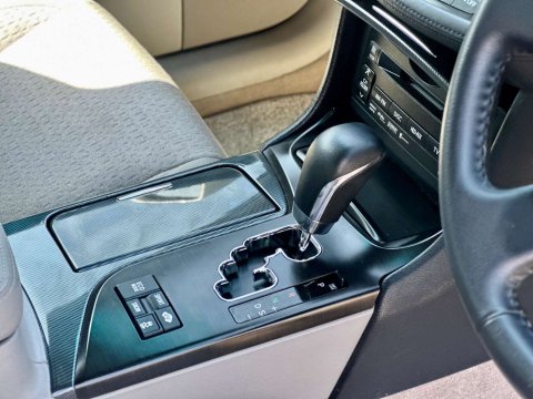 Toyota Crown 3.5 Hybrid Special Edition 5dr 35