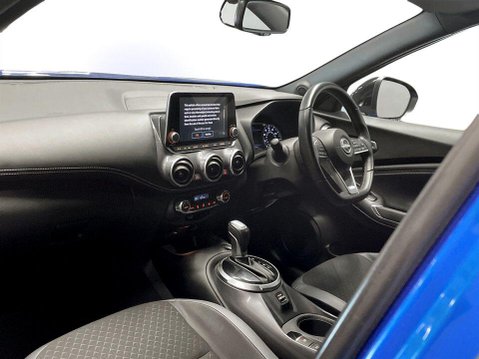 Nissan Juke 1.6 N-Connecta SUV 5dr Petrol Hybrid Auto Euro 6 (143 ps) Air Con - Alloys 15