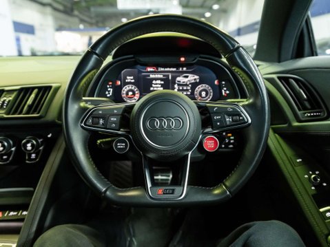 Audi R8 5.2 FSI V10 Coupe 2dr Petrol S Tronic quattro Euro 6 (s/s) (540 ps) 42