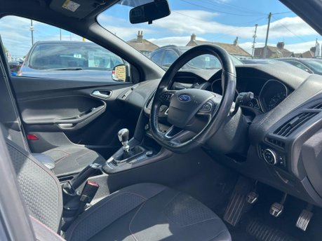 Ford Focus ST-LINE 15