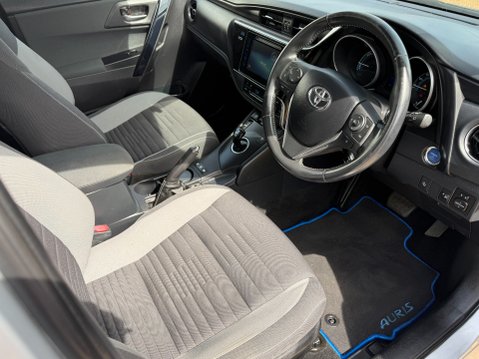 Toyota Auris VVT-I BUSINESS EDITION TSS 12