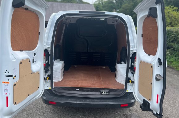 Ford Transit Courier LIMITED L1 EURO 6 VAN 26