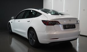 Tesla Model 3 RWD Standard Range Ryzen 1 Owner Adaptive LEDs Heat Pump Pano Roof  3