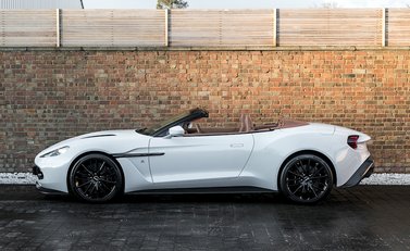 Aston Martin Zagato Vanquish Volante 2