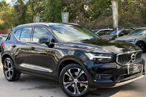 Volvo XC40 B4 INSCRIPTION PRO AWD MHEV - ONE OWNER - PAN ROOF - APPLE CARPLAY  1