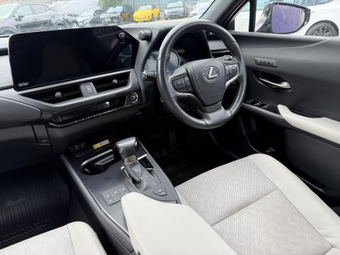 Lexus Ux 2.0 250h Takumi SUV 5dr Petrol Hybrid E-CVT Euro 6 (s/s) (184 ps) 28