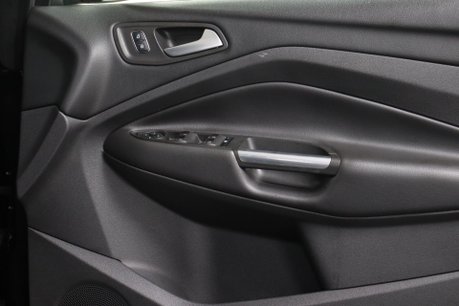 Ford Kuga ST-LINE 36
