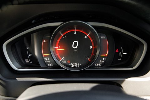 Volvo V40 D3 INSCRIPTION 14